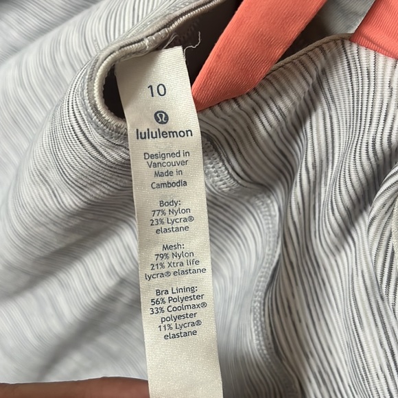 LuLulemon Athletic Top - Picture 4 of 4